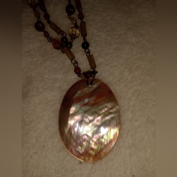 Shell Necklace - Picture 1 of 2